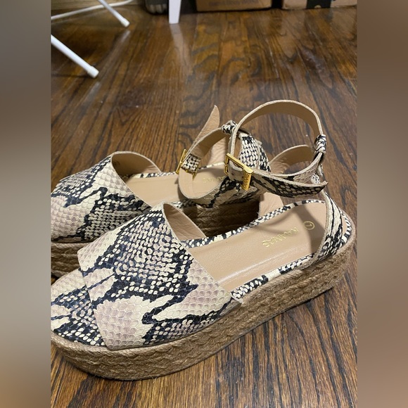 Kaanas snakeskin platform wedges - Picture 2 of 4
